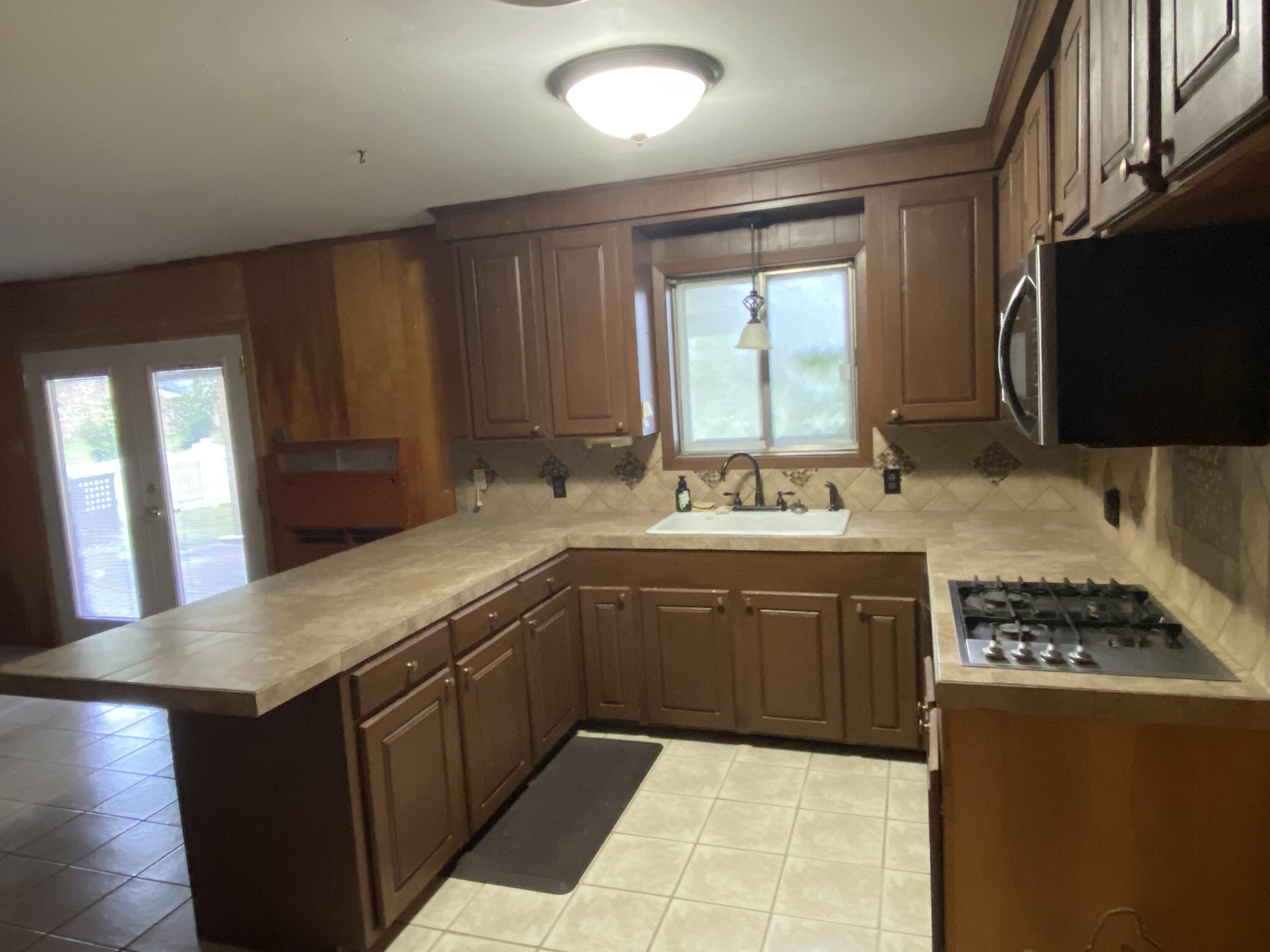 DeRidder home for sale, 119 Henderson St, DeRidder LA - $219,900