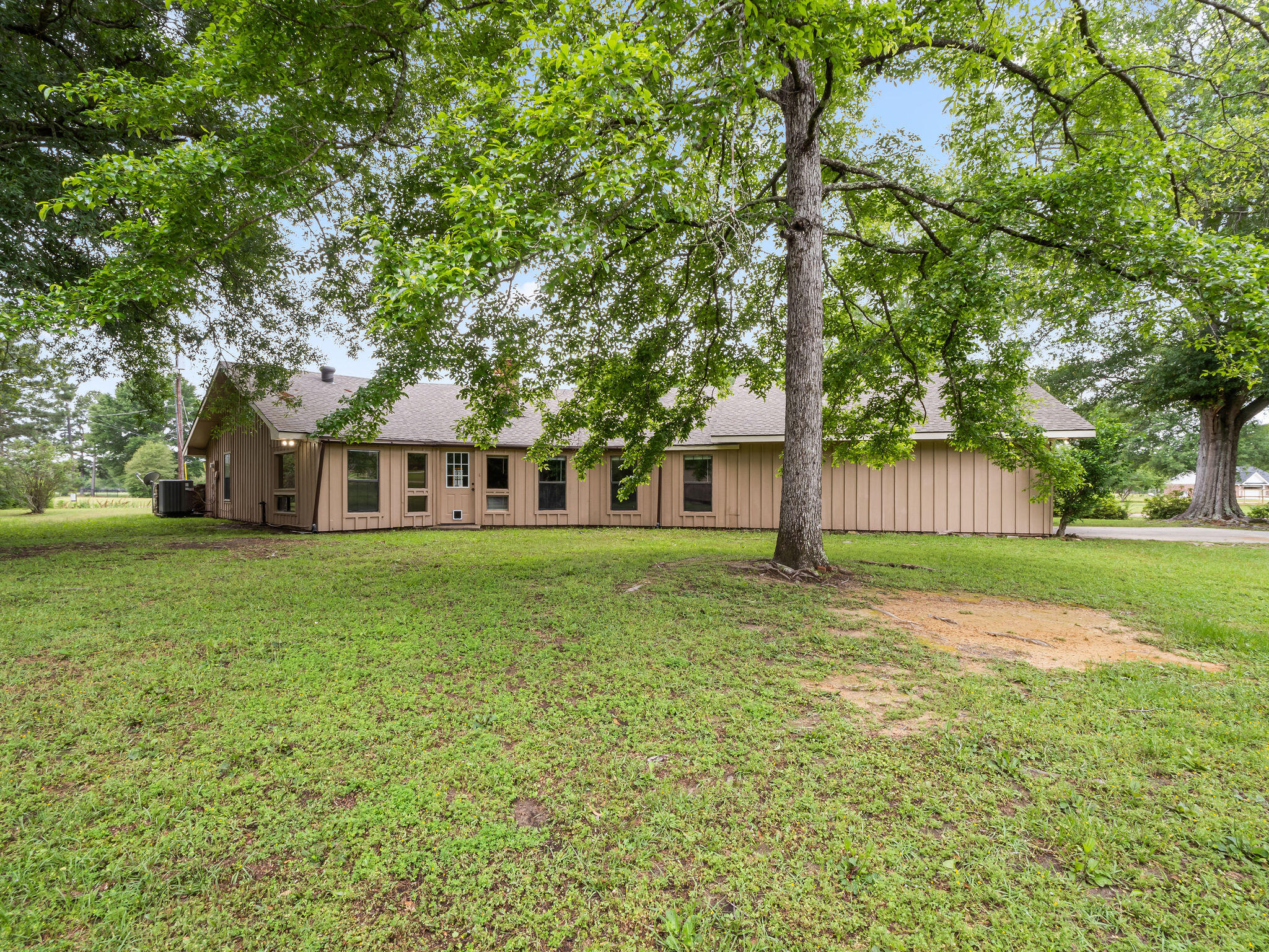 DeRidder home for sale, 2705 Bayou Pines Rd, DeRidder LA - $265,500
