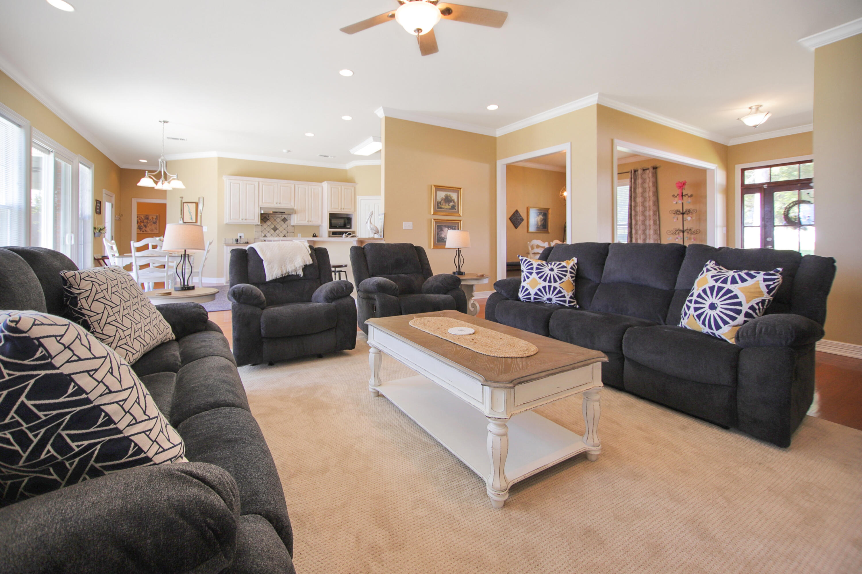 Many home for sale, 90 Labelle, Many LA - $799,000
